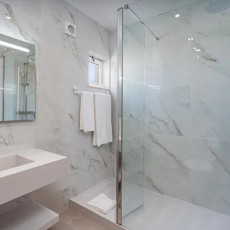 Duplex Bemposta Apartment